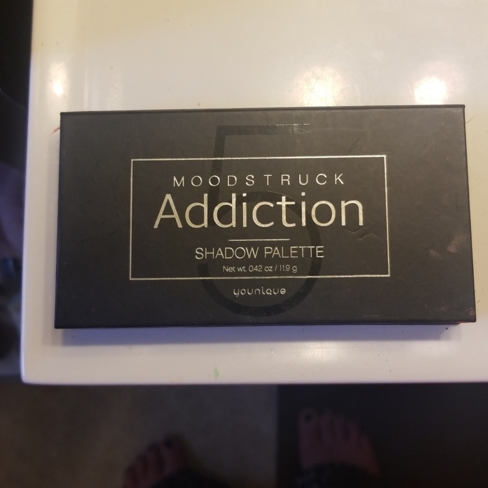 Moonstruck addiction shadow palette 5